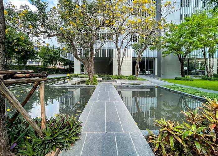 Near Bts L Fully Furnish L Gym And Pool 曼谷