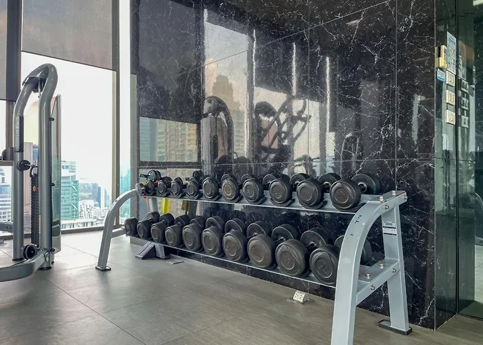 Near Bts L Fully Furnish L Gym And Pool 曼谷